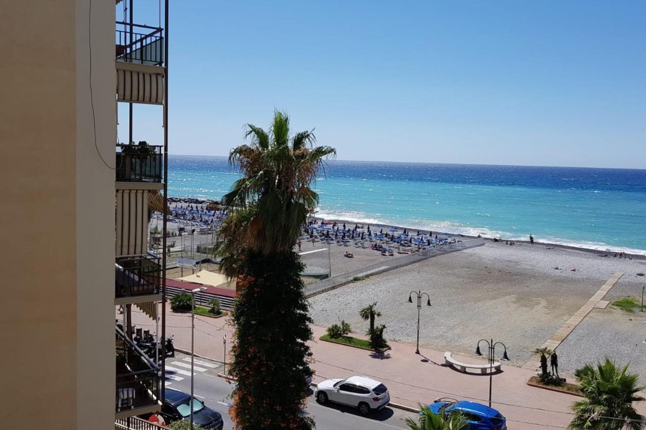 Appartement Casalmare Sabina à Vintimille Extérieur photo